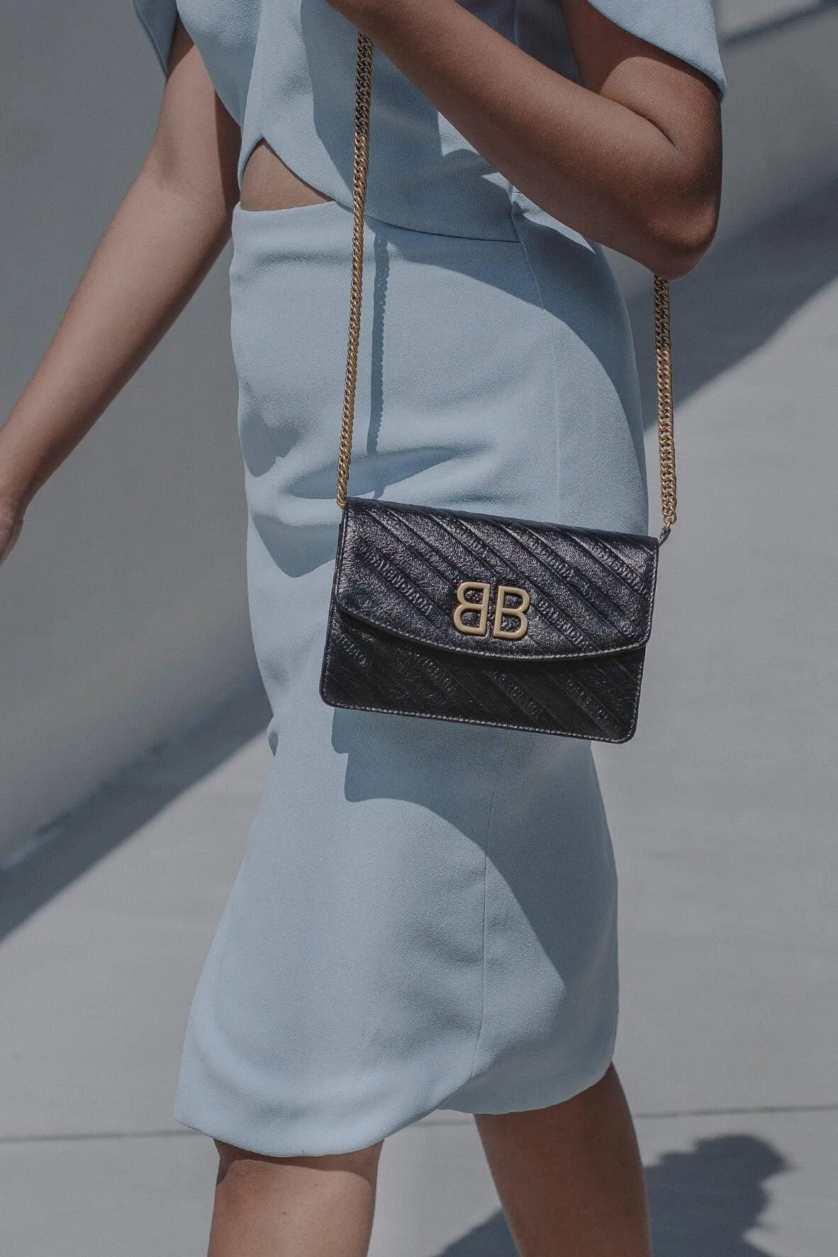 BB Wallet On Chain Black with Gold Hardware