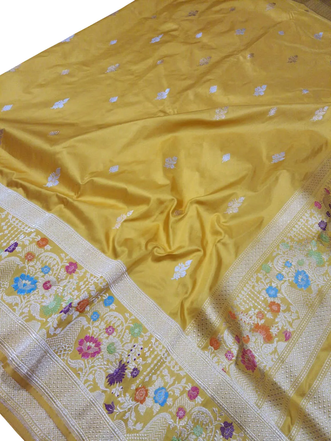 Exquisite Yellow Banarasi Handloom Pure Katan Silk Meenakari Saree