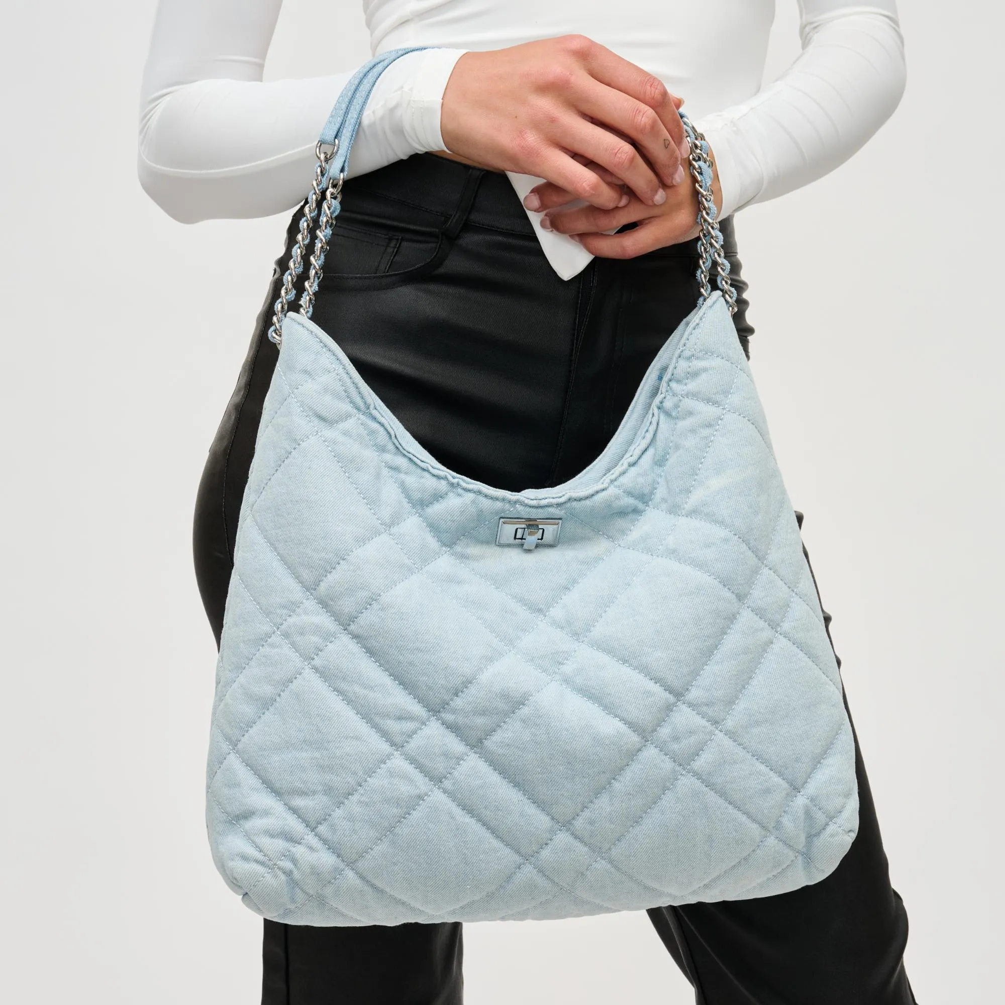 Katina Hobo
