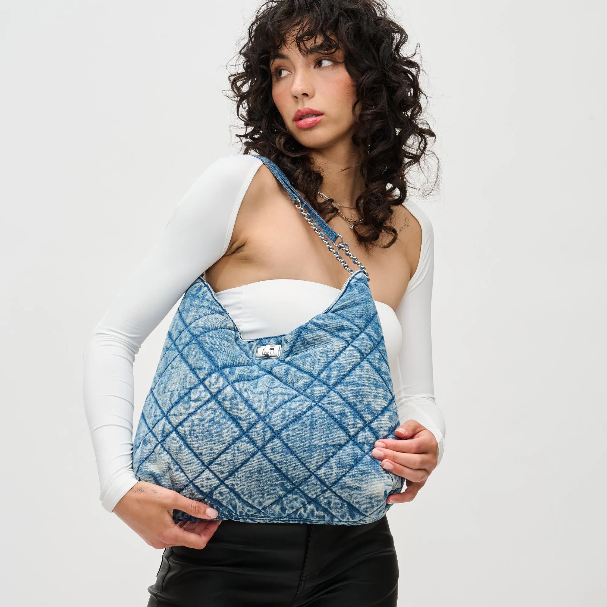 Katina Hobo