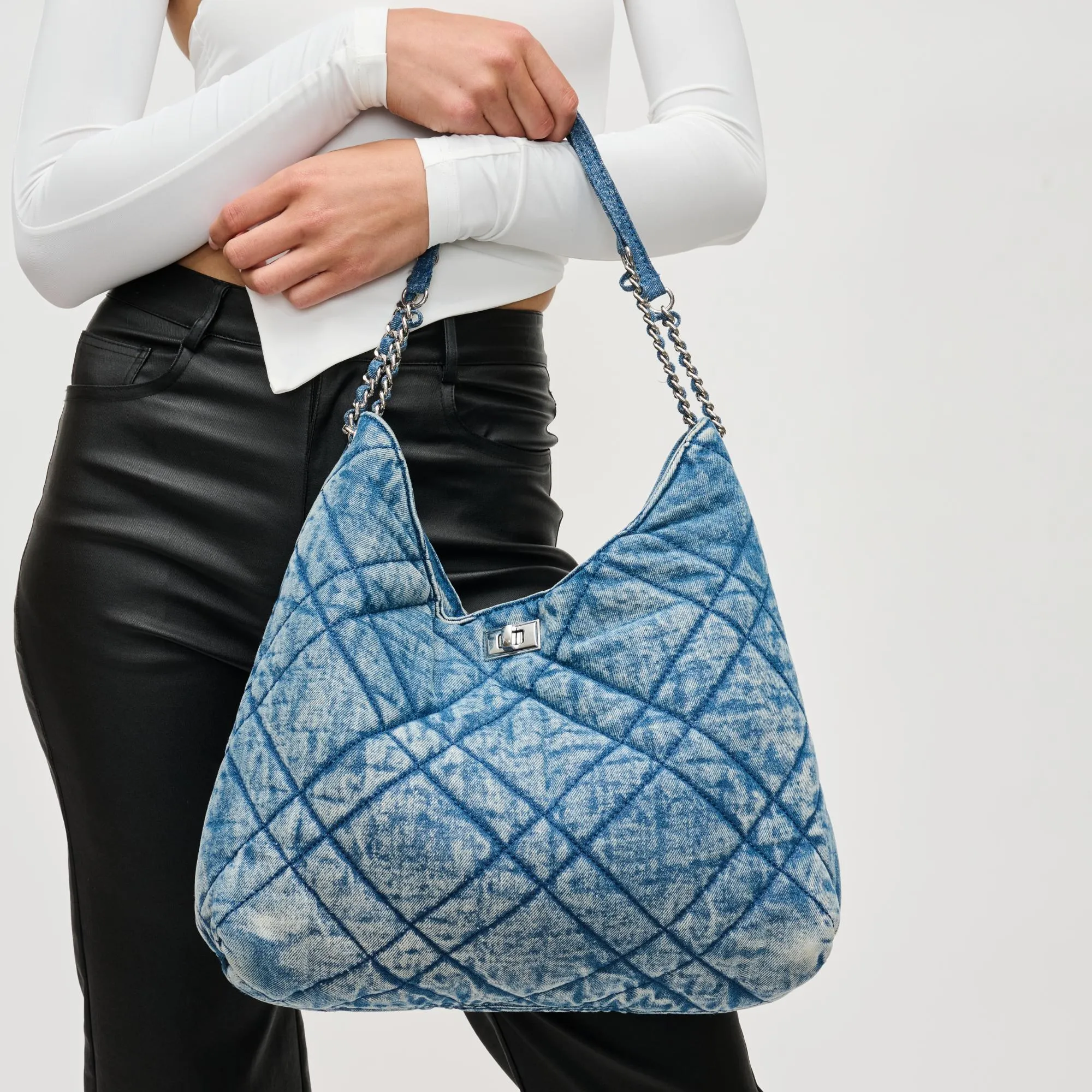 Katina Hobo