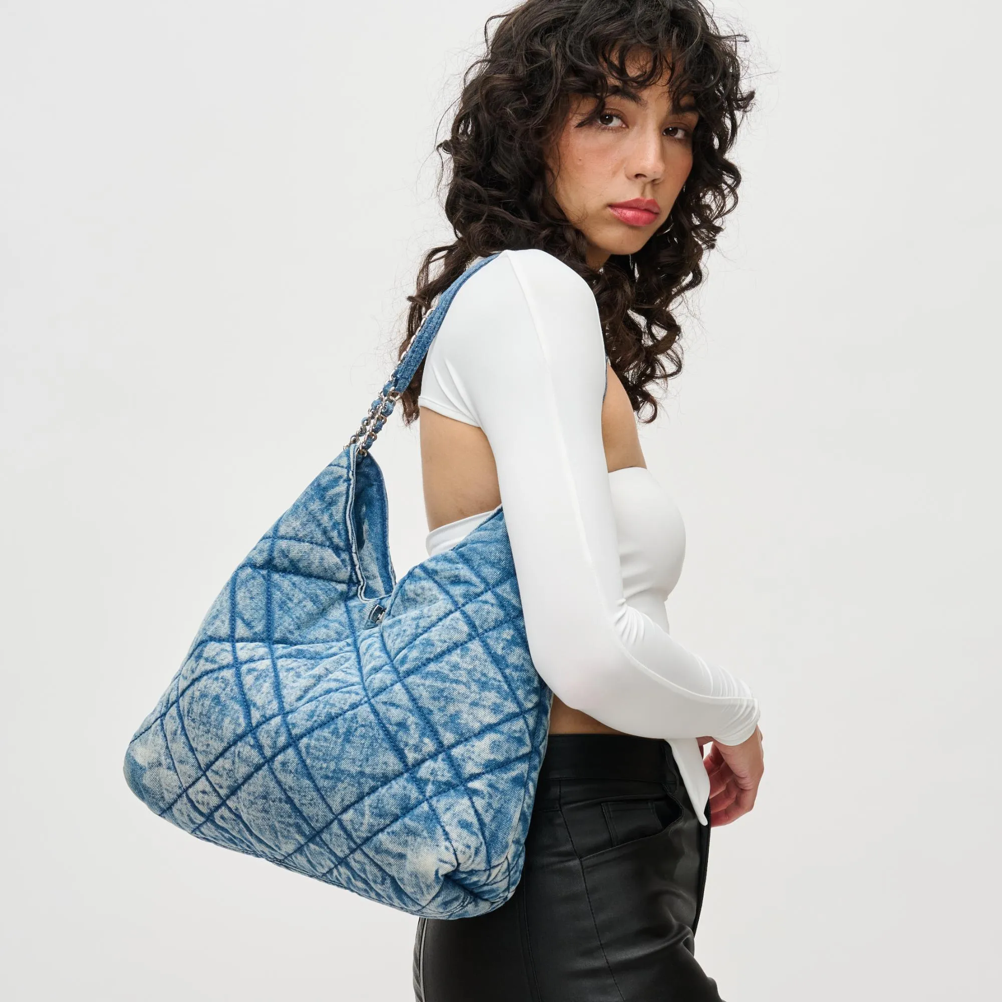 Katina Hobo