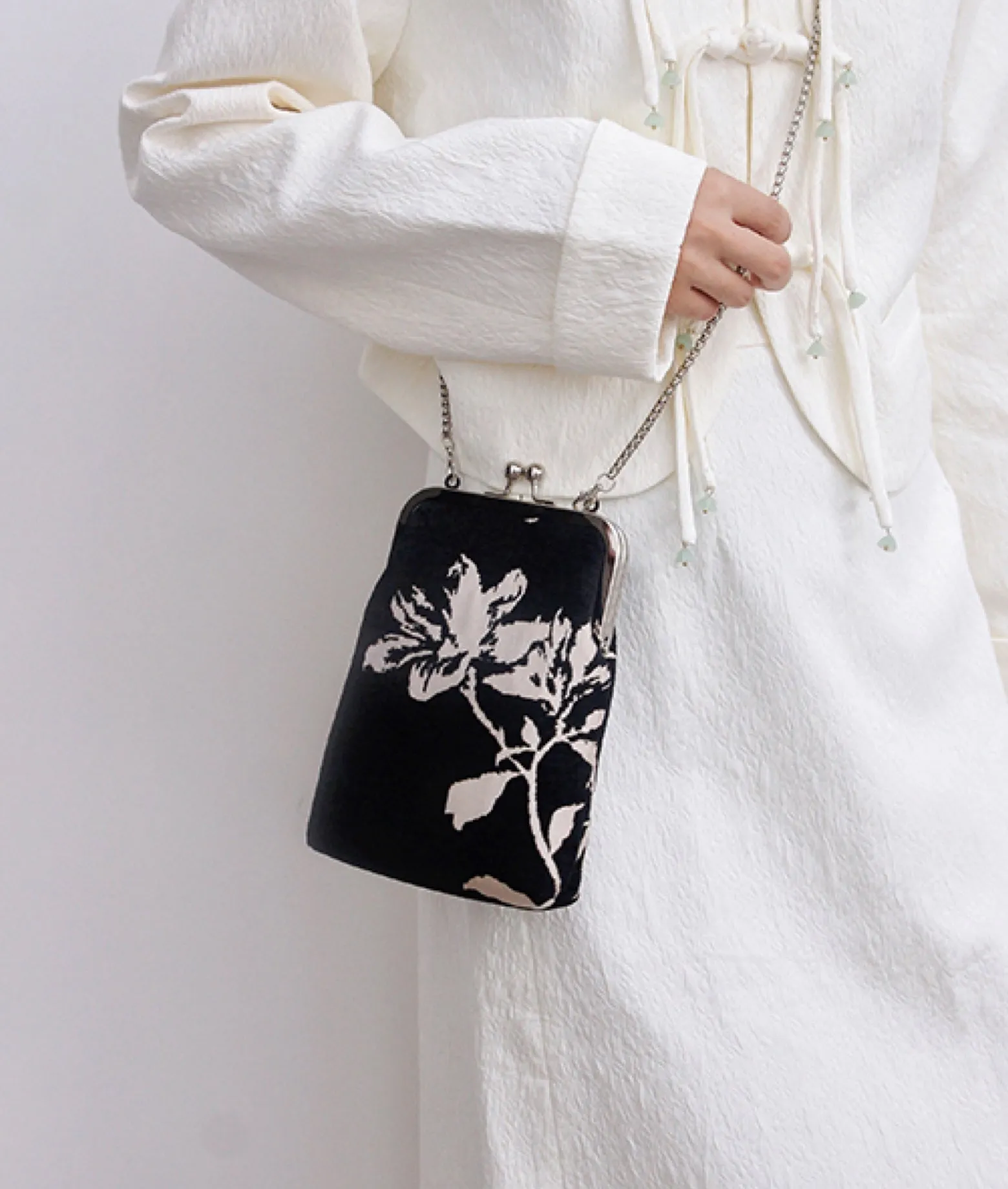 MAGNOLIA handheld crossbody bag