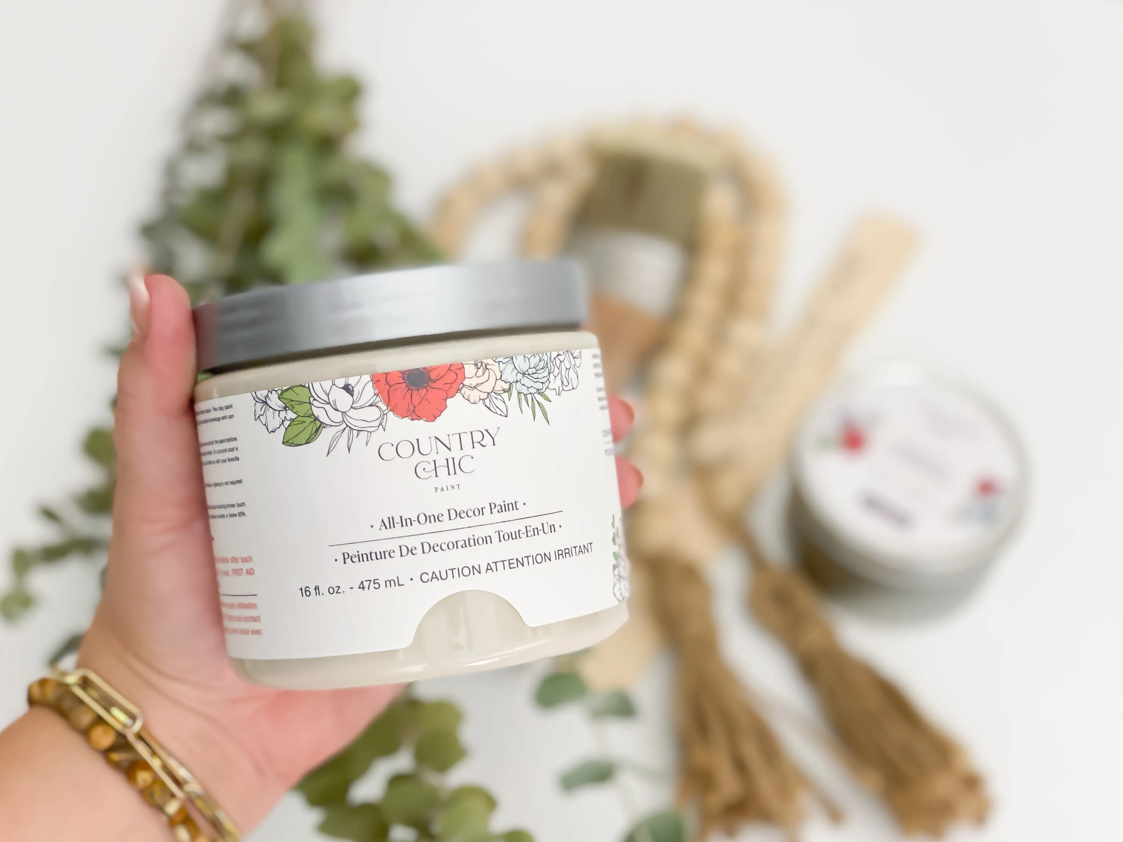 Soiree - Chalk Style Paint for Furniture, Home Decor, DIY, Cabinets, Crafts - Eco-Friendly All-In-One Paint
