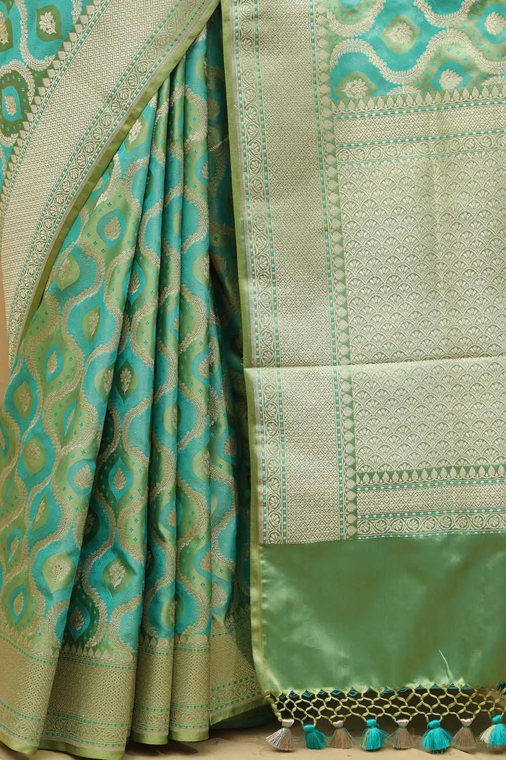 Stunning Green Banarasi Silk Saree - Elegant and Timeless
