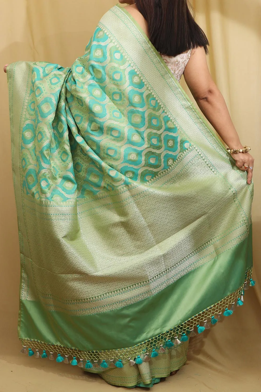 Stunning Green Banarasi Silk Saree - Elegant and Timeless