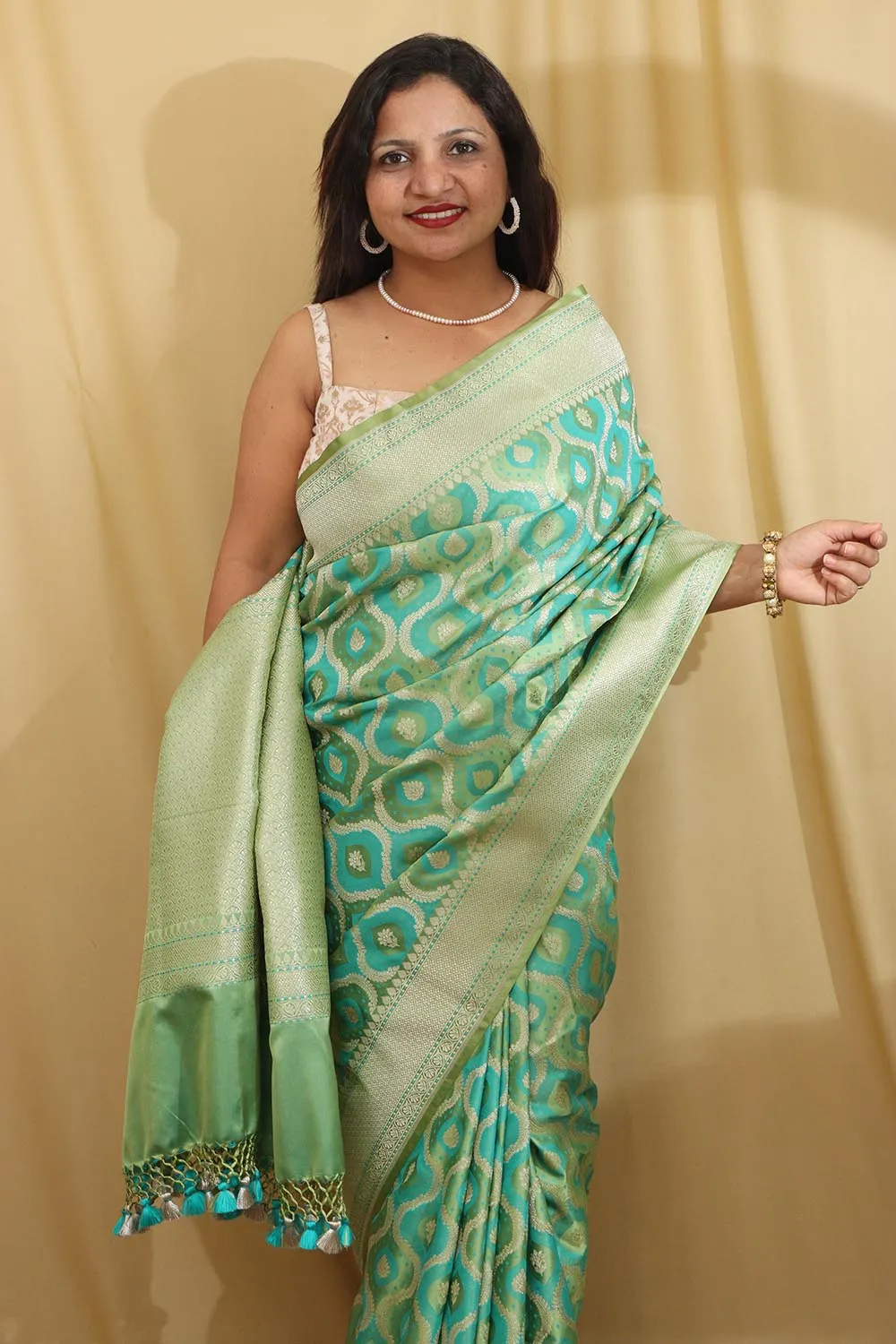 Stunning Green Banarasi Silk Saree - Elegant and Timeless